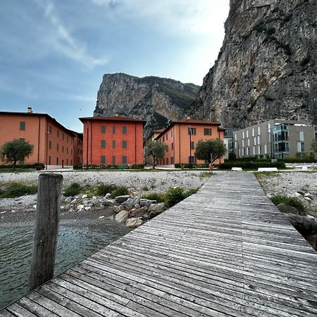 Dv Garda Suite Campione del Garda Exterior foto