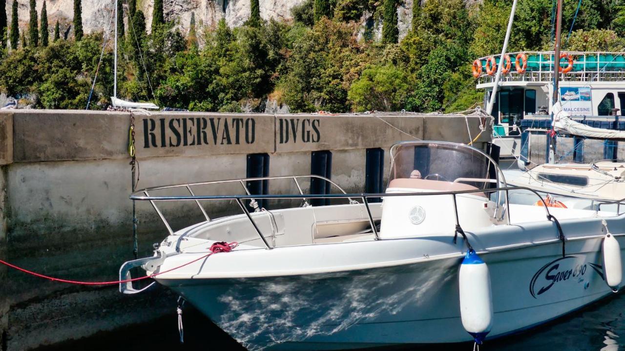 Dv Garda Suite Campione del Garda Exterior foto